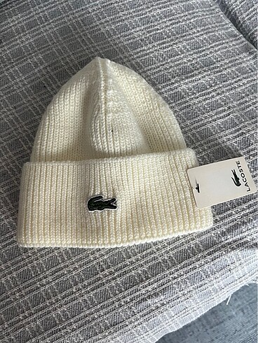 Lacoste etiketli bere