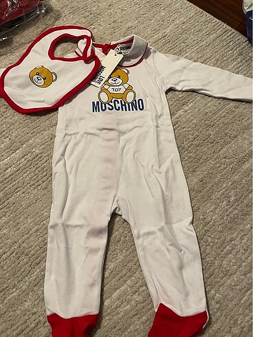 Moschino amblemli 9 ay etiketli tulum