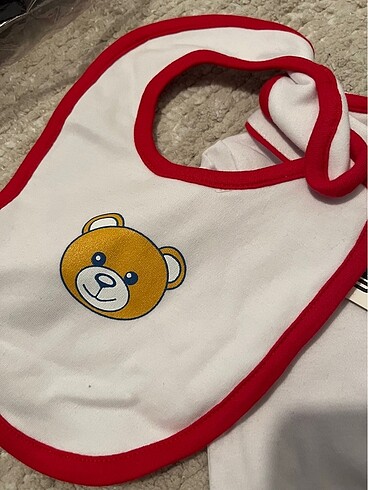 6-9 Ay Beden Moschino amblemli 9 ay etiketli tulum