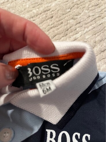6 Ay Beden Boss amblemli etiketli 6 ay tulum