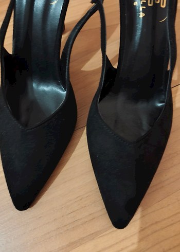 Siyah Tokalı İnce Topuklu Kadın Ayakkabı - Görsel 2