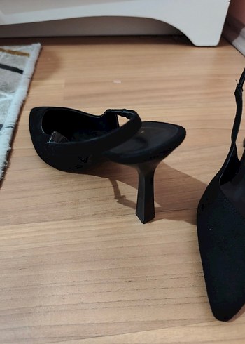 Siyah Tokalı İnce Topuklu Kadın Ayakkabı - Görsel 6