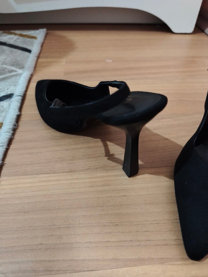 Siyah Tokalı İnce Topuklu Kadın Ayakkabı - Görsel 5