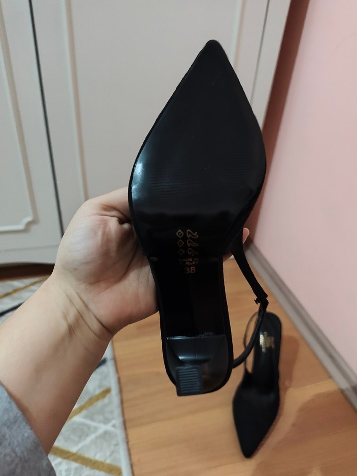 Siyah Tokalı İnce Topuklu Kadın Ayakkabı - Görsel 4