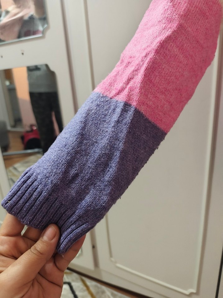 Renkli Çizgili V Yaka Kadın Triko Kazak - Görsel 4