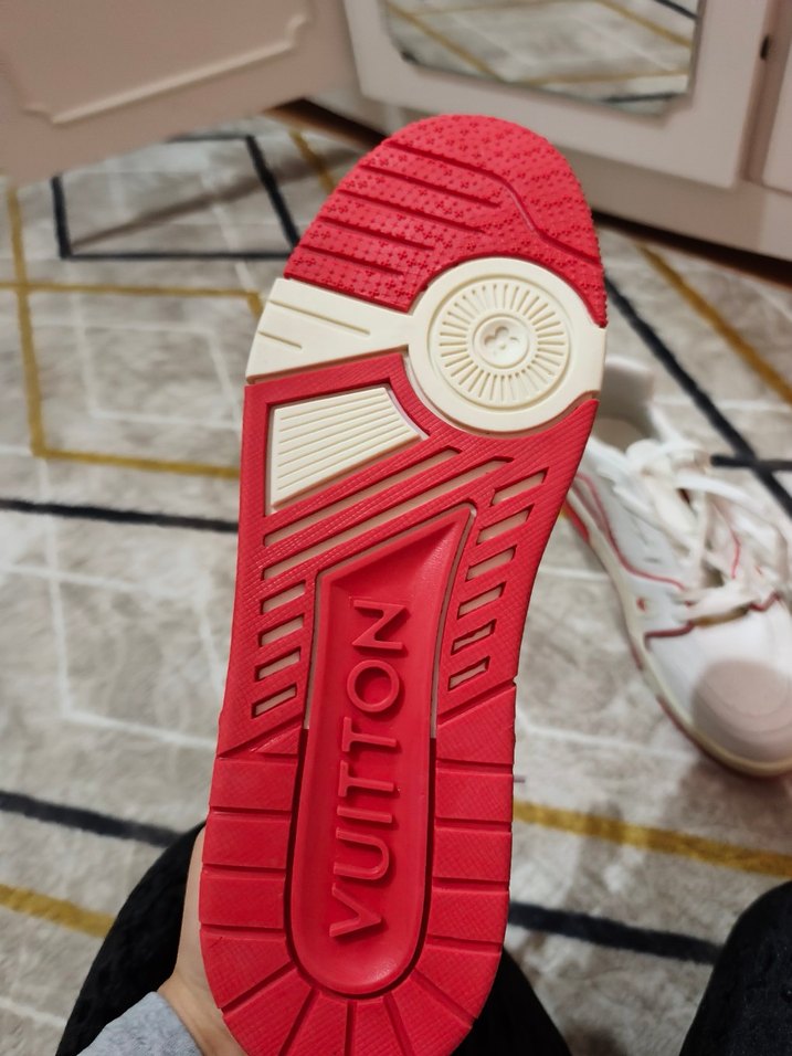 Louis Vuitton Beyaz Erkek Spor Ayakkabı Bağcıklı - Görsel 4