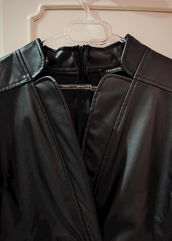 Siyah Kısa Kollu Deri  Gotik Midi Elbise - Görsel 4