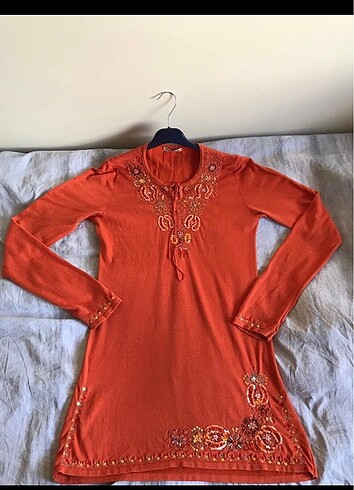 Boncuk işlemeli tunik kazak