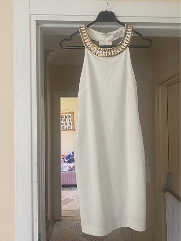 Beyaz Sırt Dekolteli elbise
