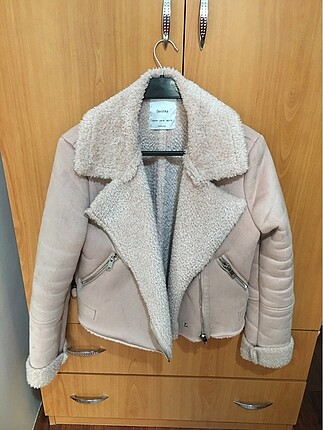 Bershka marka pudra pembe peluş mont