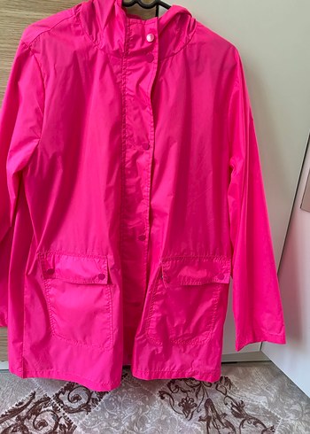 Parlak Pembe Düğmeli Yağmurluk - Görsel 2