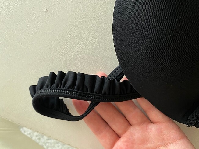 38 Beden Bikini üstü siyah askılı