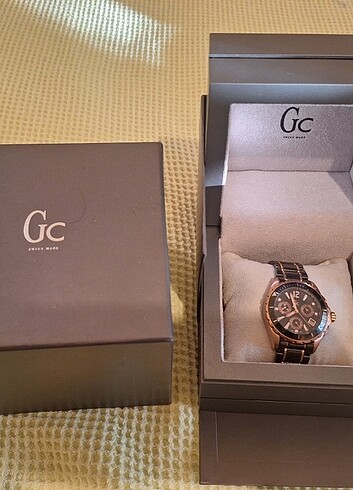 Guess Unisex Saat guess marka