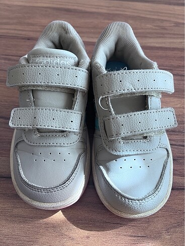 Adidas spor ayakkabı