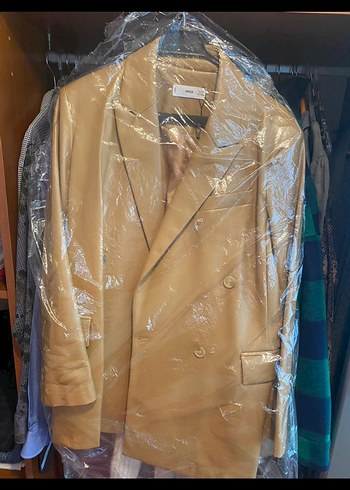 m Beden Düğmeli Bej Deri Kadın Blazer Ceket