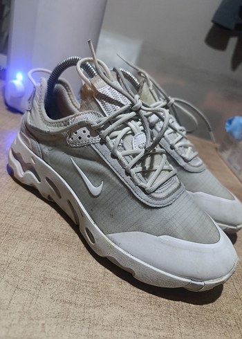 Nike Gri Bagcikli Spor Ayakkabi