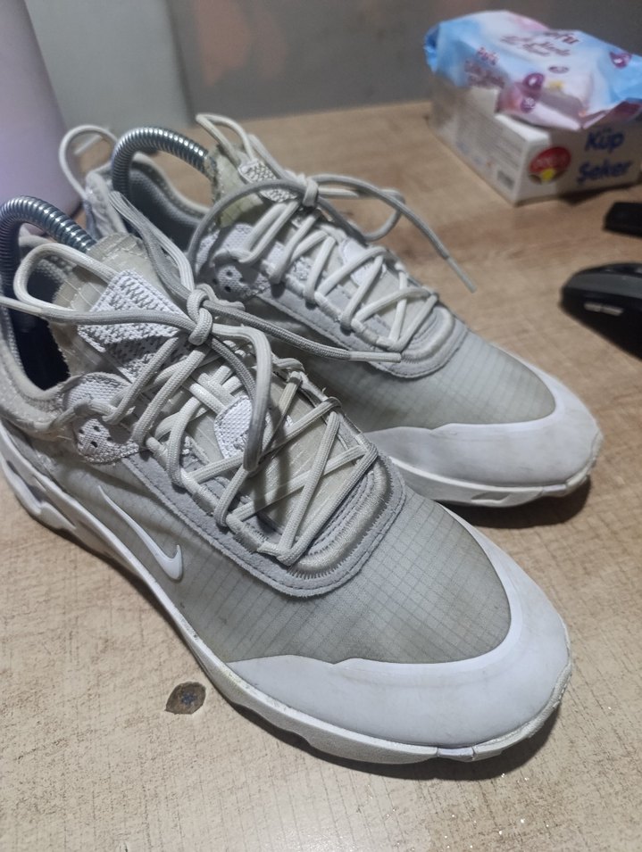 Nike Gri Bağcıklı Spor Ayakkabı — görsel 2/7