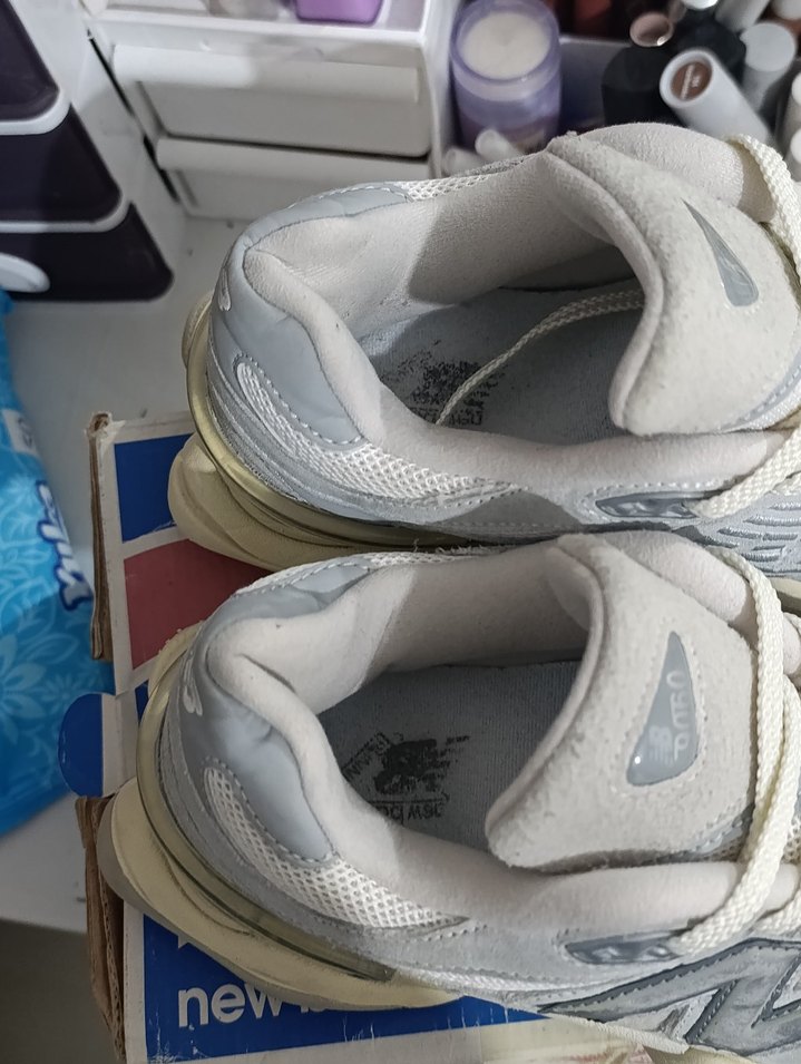 New Balance Beyaz & Gümüş Sneaker — görsel 5/15