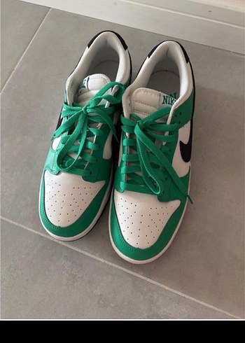 Nike Dusuk Bilekli Spor Ayakkabi