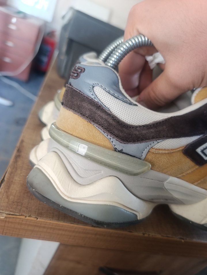 New Balance Retro Sneaker  Şehir Stiline Şıklık — görsel 3/8