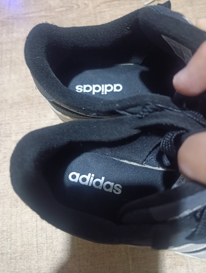 Adidas Siyah-Beyaz Spor Ayakkabı — görsel 5/6