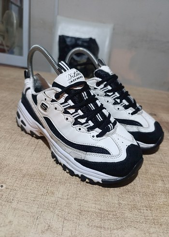 Skechers ürünü