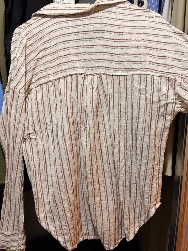 Bej Çizgili V Yaka Keten Gömlek - Görsel 3