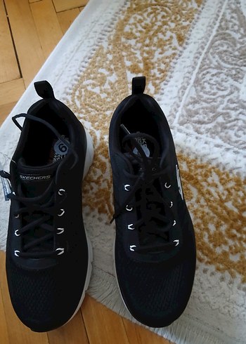 42 Beden Skechers Siyah beyaz taban Spor Ayakkabı