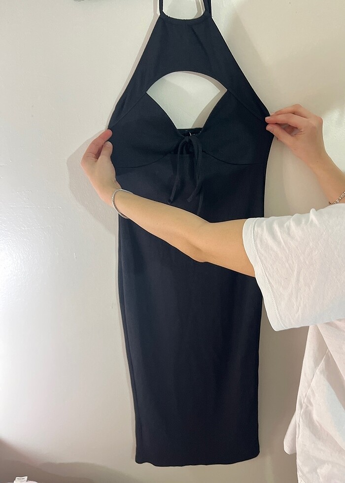 Siyah elbise etiketli - Görsel 2