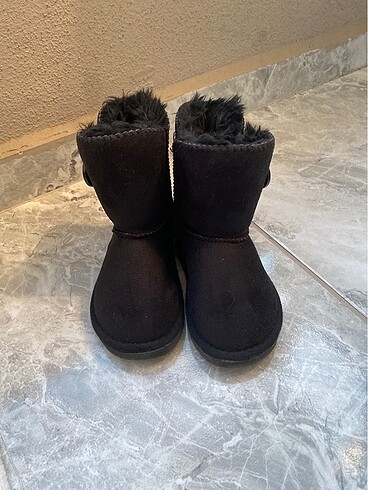 Ugg Bot ugg