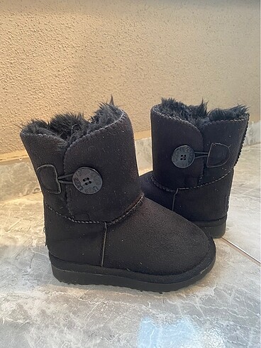 25 Beden siyah Renk Bot ugg