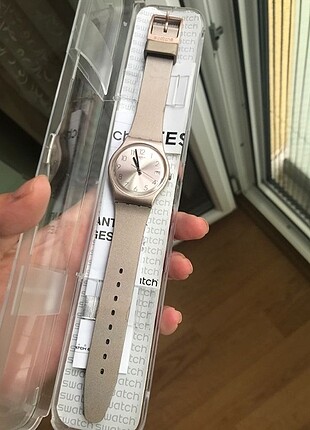  Beden ten rengi Renk Swatch kol saati 