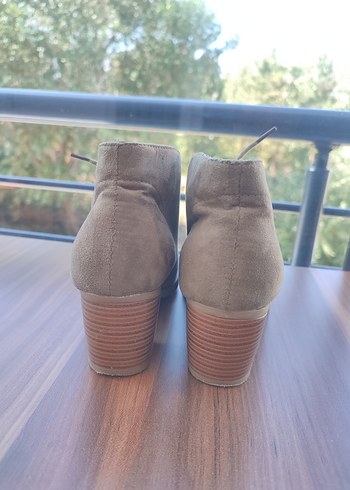 36 Beden Bej Süet Topuklu Kadın Bot