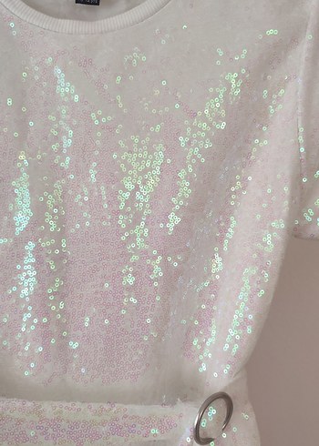 River Island Beyaz Payetli Parlak Kısa Kollu Midi Elbise