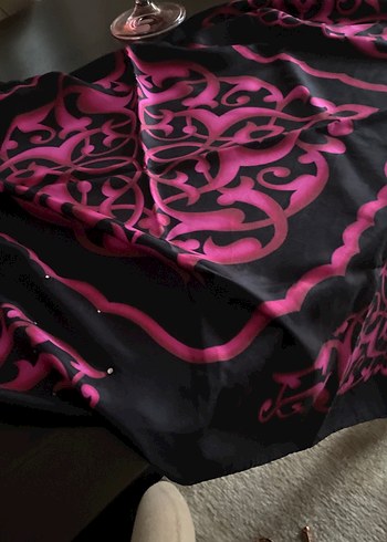 Pembe Siyah Gotik Kadın İpek eşarp 89/89 cm sıklemen renk mat - Görsel 3