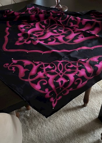 Pembe Siyah Gotik Kadın İpek eşarp 89/89 cm sıklemen renk mat - Görsel 2
