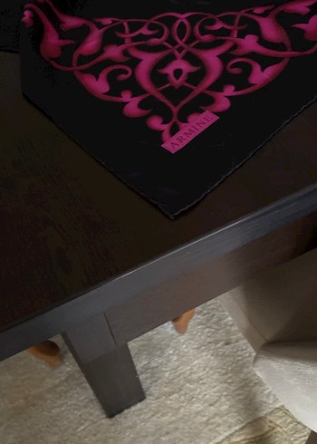 Pembe Siyah Gotik Kadın İpek eşarp 89/89 cm sıklemen renk mat - Görsel 9