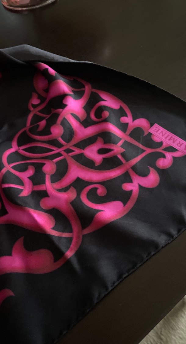 Pembe Siyah Gotik Kadın İpek eşarp 89/89 cm sıklemen renk mat - Görsel 4