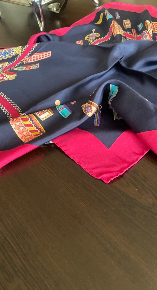 Renkli Zincir Detaylı Kadın İpek Eşarp90:90 cm - Görsel 4