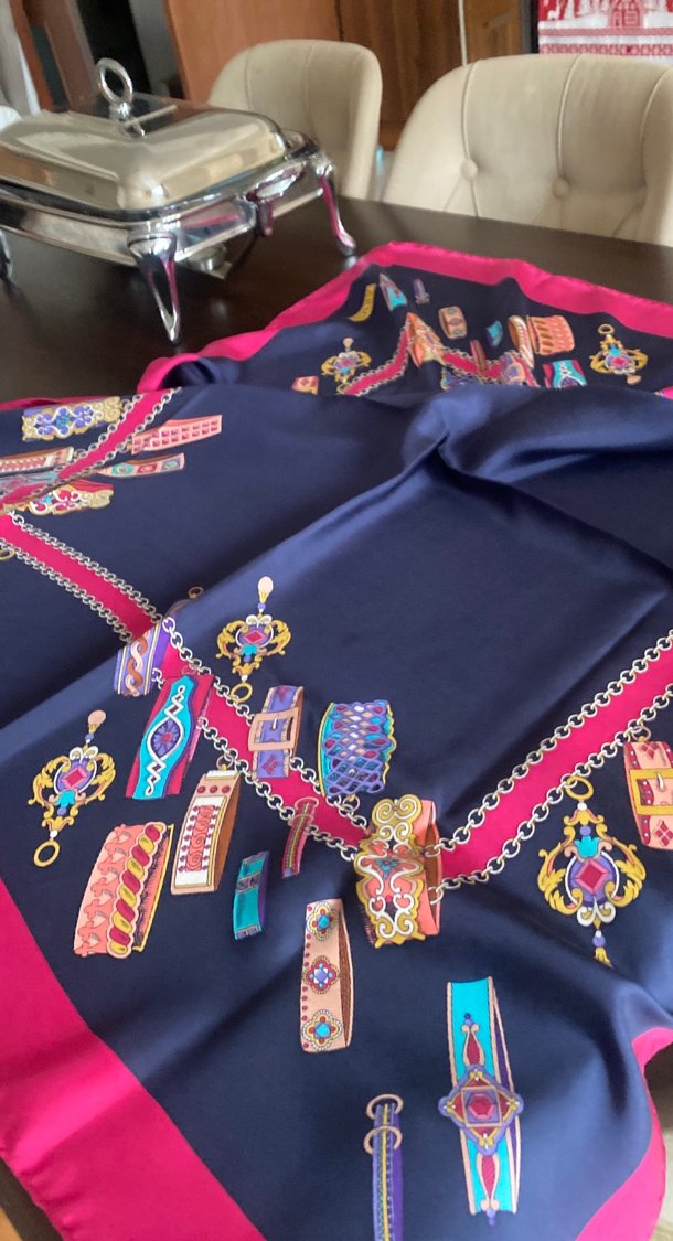 Renkli Zincir Detaylı Kadın İpek Eşarp90:90 cm - Görsel 2