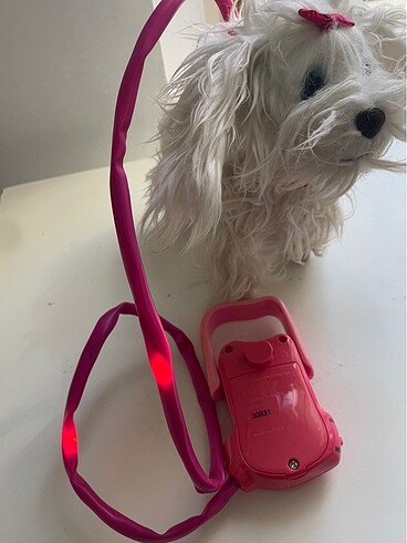 Yılbaşı hediyesi yürüyen ve havlayan köpek