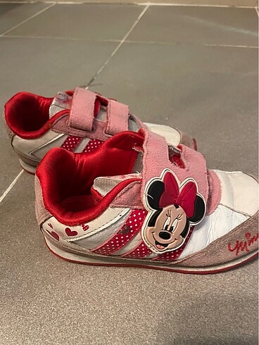 Orijinal Adidas