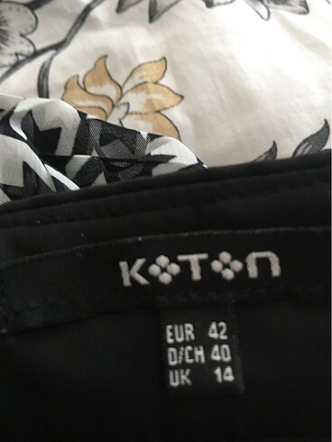 Koton Az kullanılmış şifon astarlı etek dizde boyu