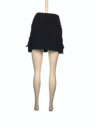m Beden Bershka Mini Etek %70 İndirimli.