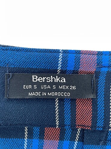 s Beden çeşitli Renk Bershka Mini Etek %70 İndirimli.