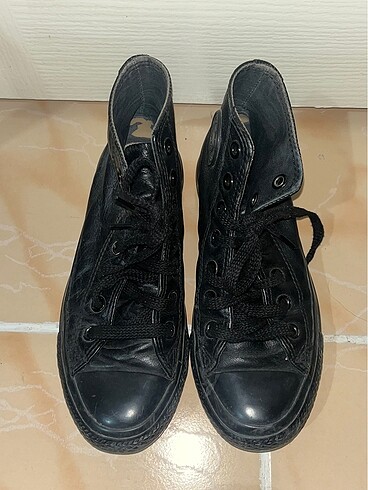 Deri Converse