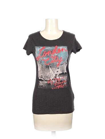 Colin's T-shirt %70 İndirimli.
