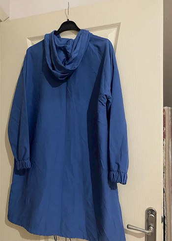 Mavi Uzun Kadın Yağmurluk Fermuarlı Kapüşonlu - Görsel 4