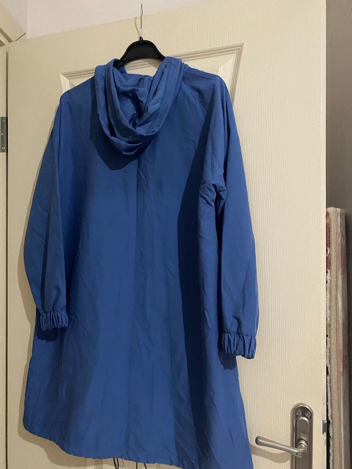 Mavi Uzun Kadın Yağmurluk Fermuarlı Kapüşonlu - Görsel 4
