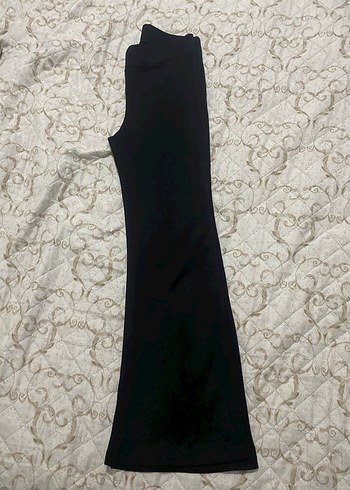 Siyah Kadın İspanyol Paça Kumaş Pantolon - Görsel 2